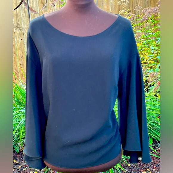 RALPH LAUREN sL blk top-poly crepe-slightly cropped-bell sleeves-simple-elegant - Picture 1 of 5